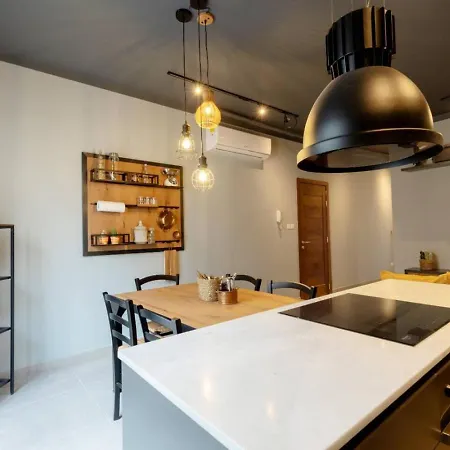 The Cove アパート