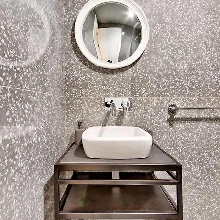 アパート The Cove スリーマ